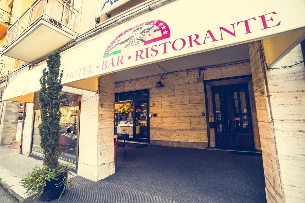 Hotel La Gaietta Millesimo Exterior photo
